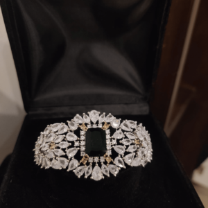 New Arrival ❤️ Imported Beautiful Highquality Designer Platinum Silver Bracelet ❤️