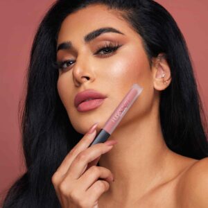 HUDA BEAUTY Liquid Matte Ultra-Comfort Transfer-Proof Lipstick -BOMBSHELL